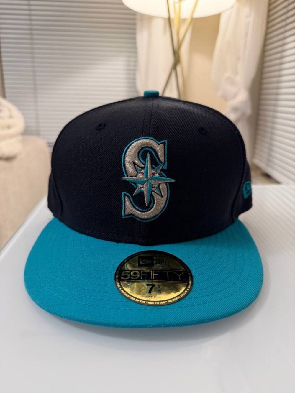 New Era Seattle Mariners 59FIFTY Fitted Hat 7 1/4 Navy / Teal